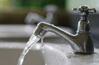 Ola de calor: Aguas Rionegrinas advierte sobre el consumo excesivo de agua potable