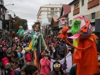 Con el Desfile de Gigantes, arrancó el Festival Internacional de Teatro de Títeres Andariegos